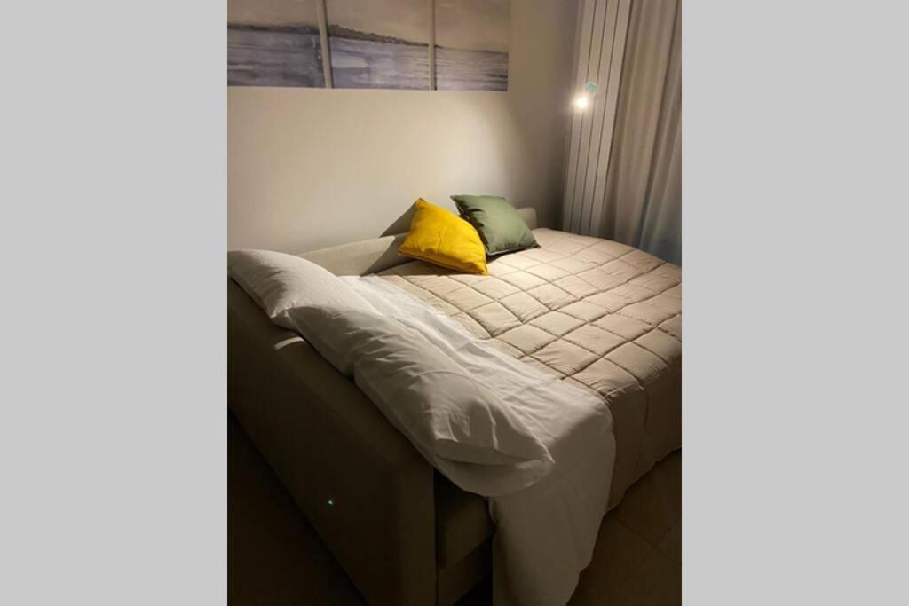 B&B Piano1 Interno5 - Accogliente E Moderno Bilocale Vicino Al Centro Salerno Luaran gambar