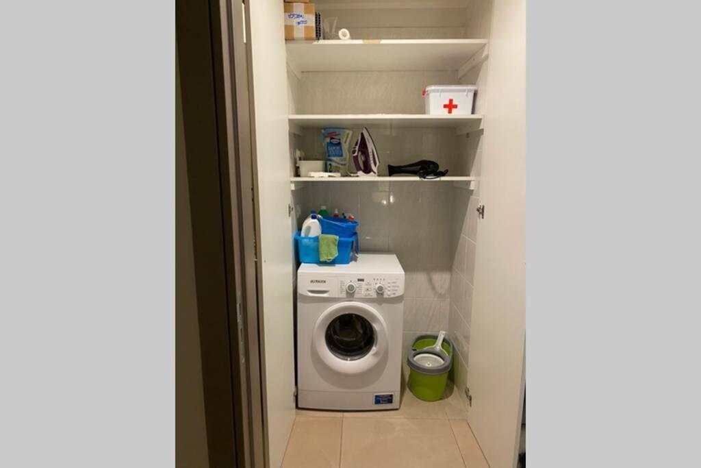 B&B Piano1 Interno5 - Accogliente E Moderno Bilocale Vicino Al Centro Salerno Luaran gambar