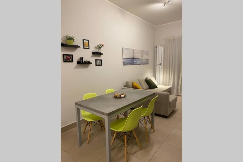 B&B Piano1 Interno5 - Accogliente E Moderno Bilocale Vicino Al Centro Salerno Luaran gambar