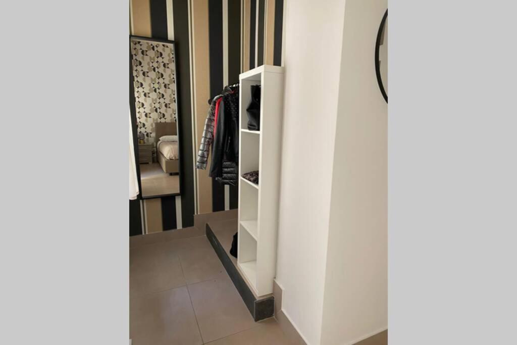 B&B Piano1 Interno5 - Accogliente E Moderno Bilocale Vicino Al Centro Salerno Luaran gambar