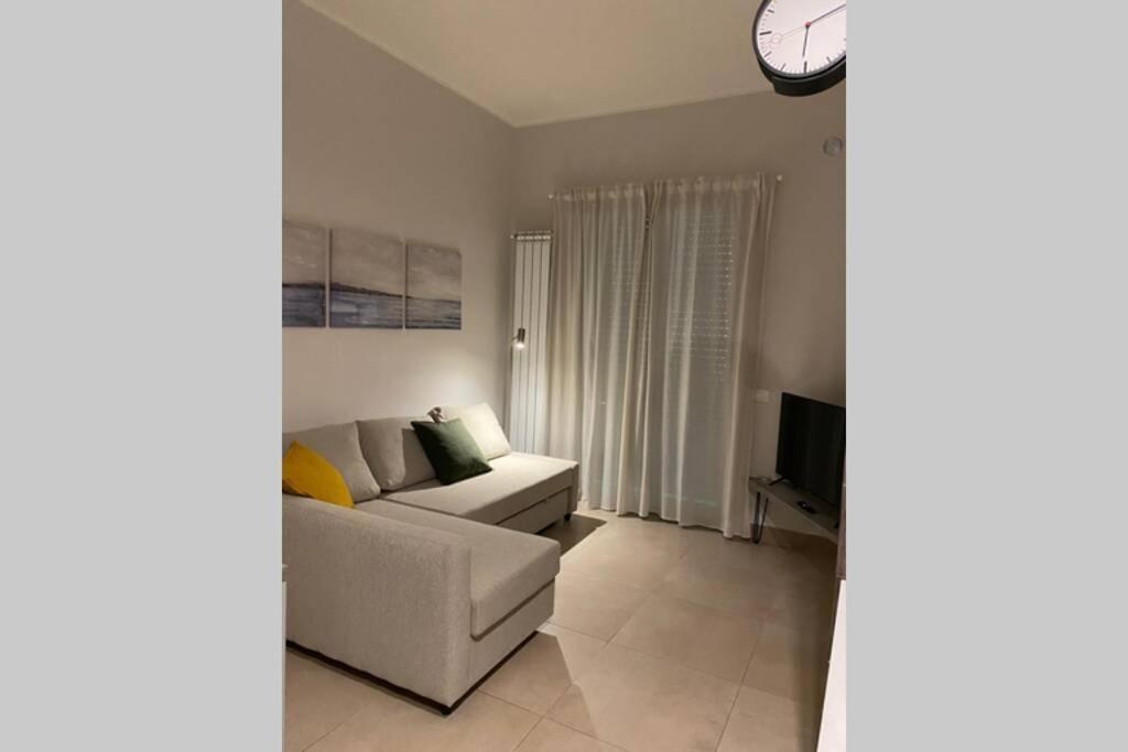 B&B Piano1 Interno5 - Accogliente E Moderno Bilocale Vicino Al Centro Salerno Luaran gambar